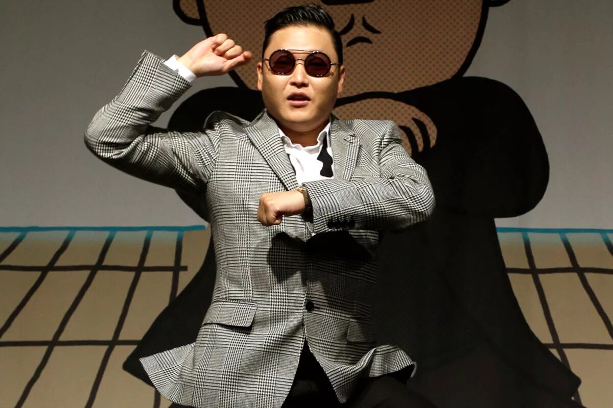 Кто продвигает певца. Корейский певец псай. Рэпер Psy. Псай гангнам стайл. Psy 2020 певец.