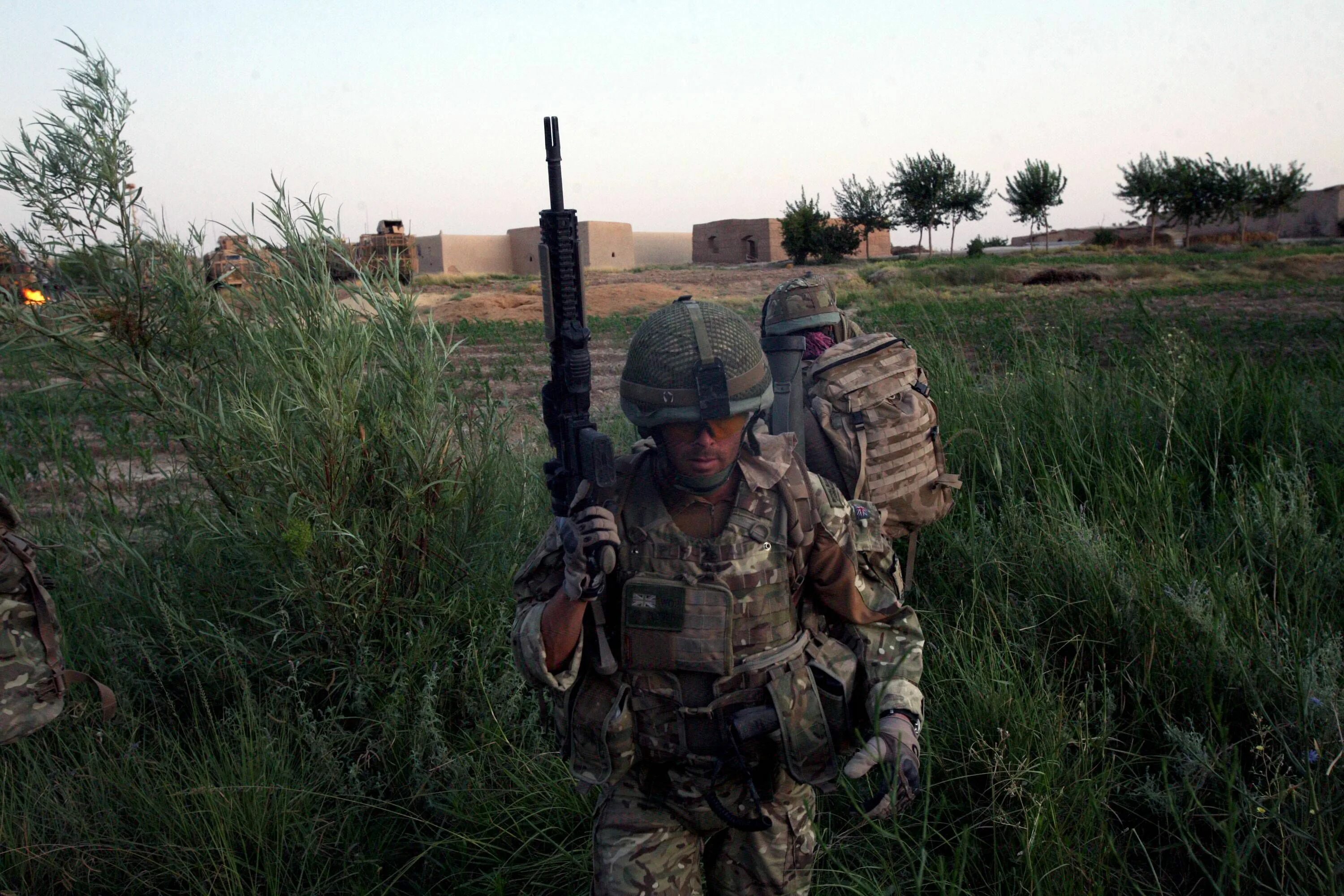 Метки солдат. L129a1 Sharpshooter Rifle. Royal Marines Commandos. Royal Marines Commando куртка. Royal Marines Commando игра.