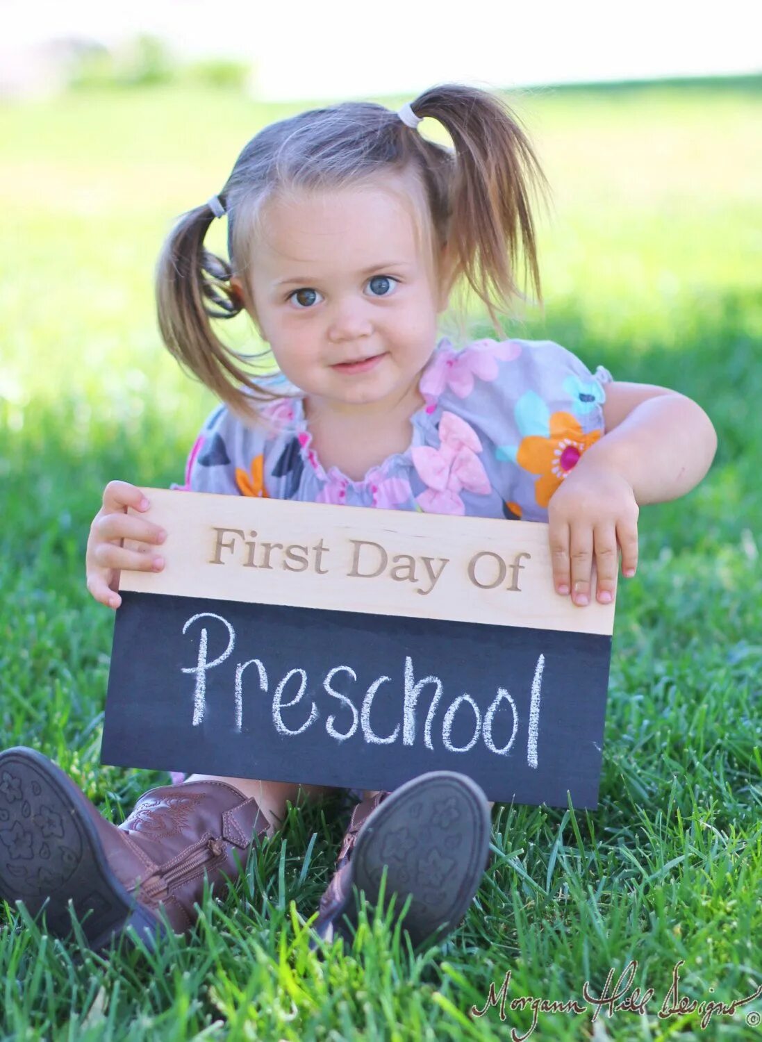 First day school. Back to School. First Day of School. Back to School photo. Back to School Photoshoots.