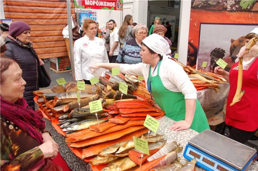 Красноярский пищевой промышленности. Торговля в Красноярском крае. Ярмарки продуктов питания Красноярский край. Продовольственная ярмарка сельской продукции г Якутск. Ярмарка пищевая индустрия Ставрополь.