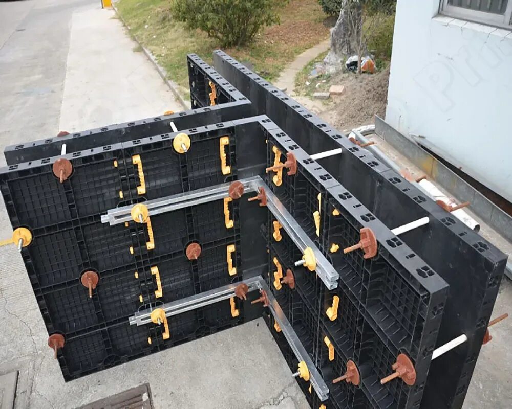 Многоразовая пластиковая опалубка plastic formwork system. Пластиковая опалубка для монолитного строительства. Пластиковая мелкощитовая опалубка. Пластиковая опалубка geoplast. Пластиковая мелкощитовая опалубка.