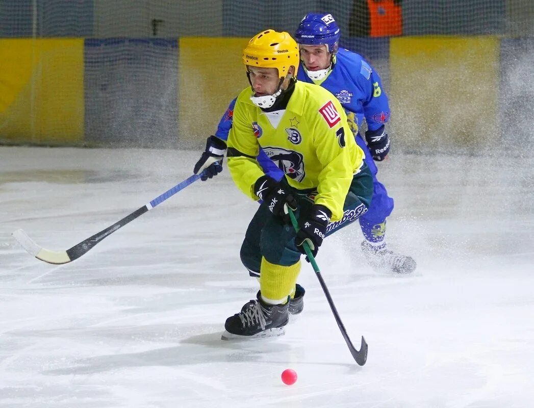 бенди русский хоккей. хоккей с мячом февраль. хоккей с мячом юноши. сибсельмаш новосибирск хоккей. форма для хоккея с мячом.