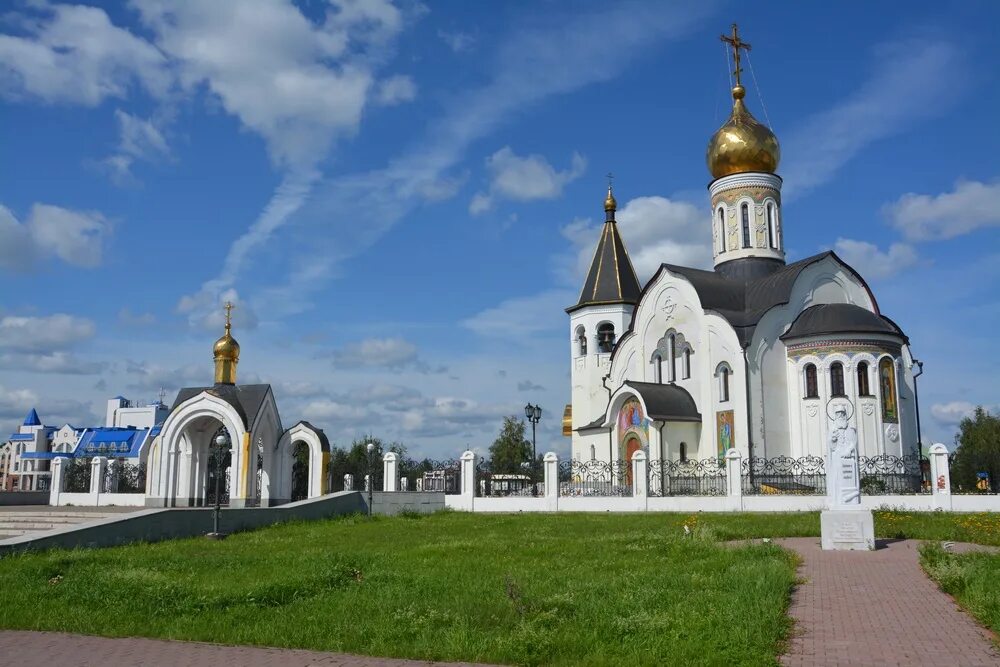 Сайты югорска хмао. Храм Югорск. Югорск Тюменская область. Достопримечательности Югорска ХМАО. Югорск храм Федоровский.