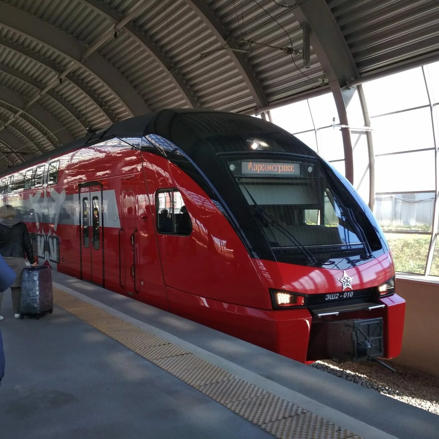 Железная дорога аэроэкспресс. Поезд аэроэкспресс в домодедово. Поезд аэроэкспресс в шереметьево. Станции аэроэкспресса в шереметьево. Эш2 киевский вокзал.
