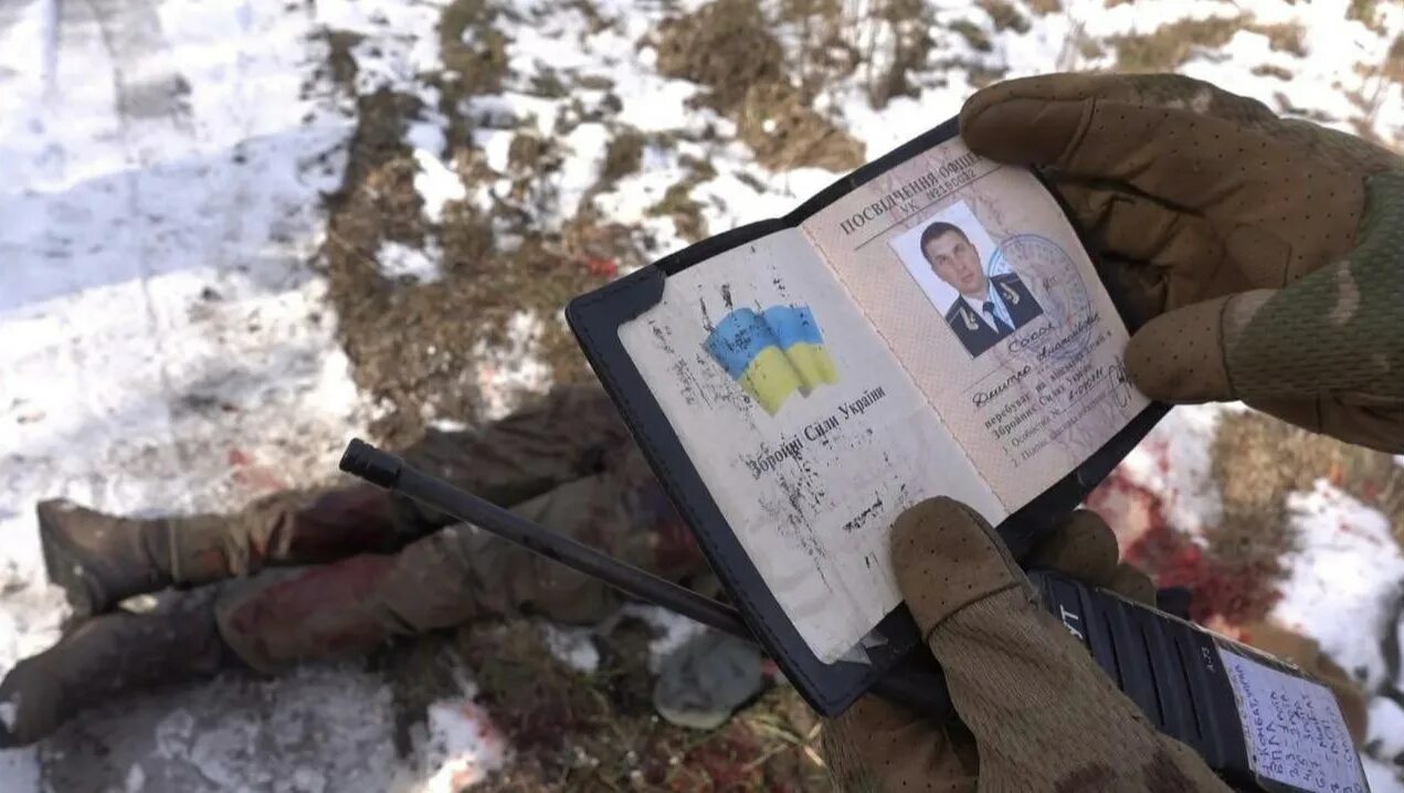 Собирающий трупы в паршивой игре 15. Погибшиеросийскиесолдатынаукраине. трупы украинских военных.