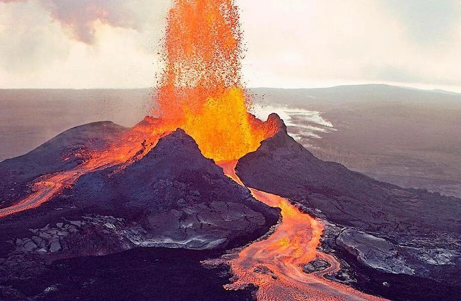 Мауна-Лоа на Гавайях. Вулкан Йеллоустоун извержение. Гавайи вулкан Килауэа 2023. Вулкан Килиманджаро извержение.