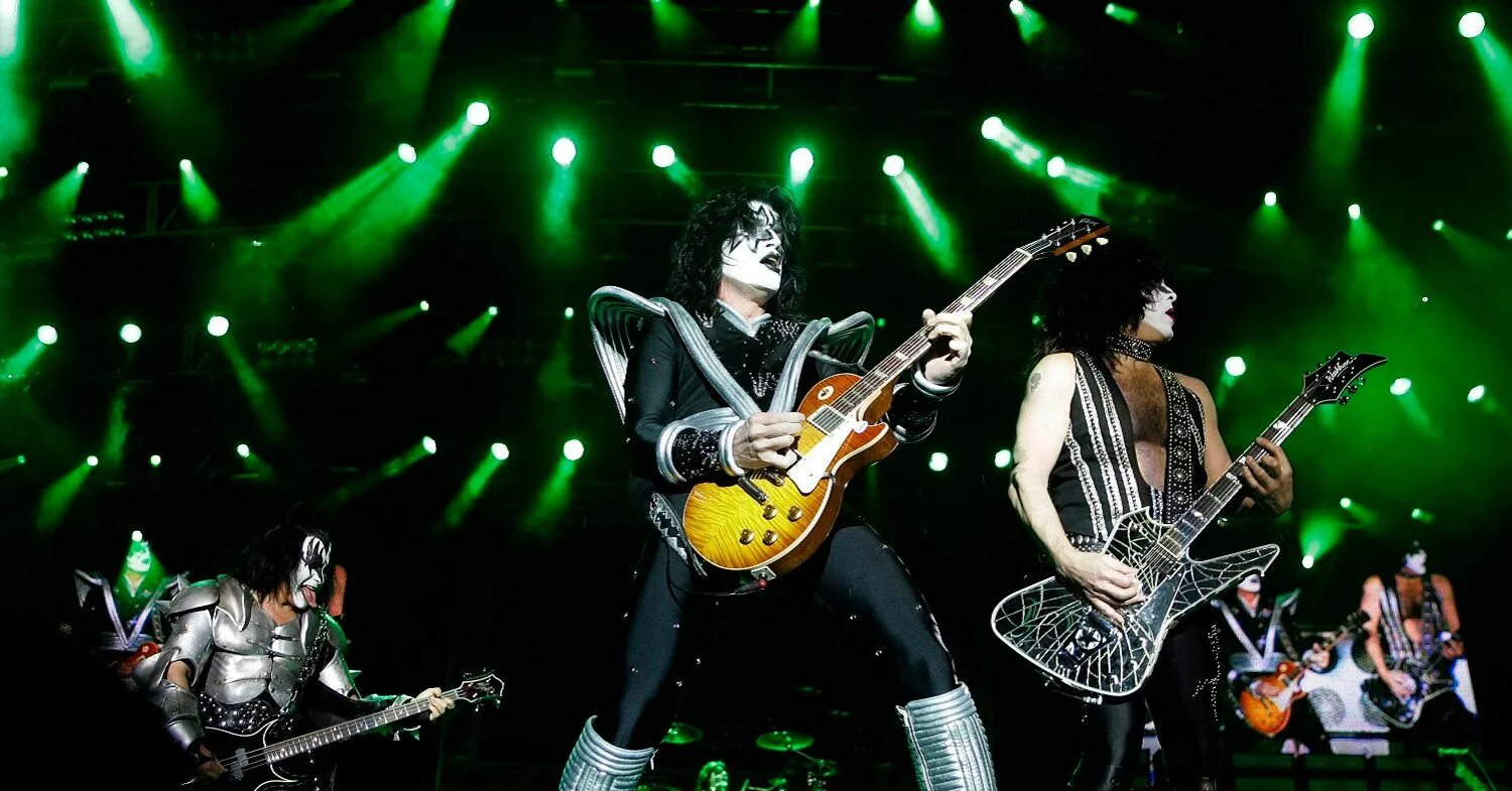 Брайан мэй и фредди меркьюри. Nazareth rock band. Скорпионс. Группа. Kreator 1996.