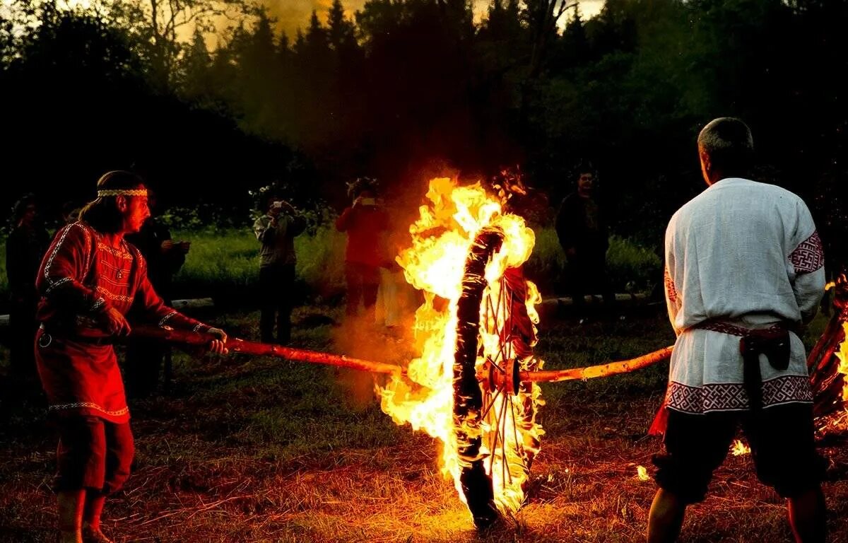 радогощь обряды. славянский языческий календарь месяцеслов. таусень радогощь. древний славянский календарь. с праздником ивана купала.