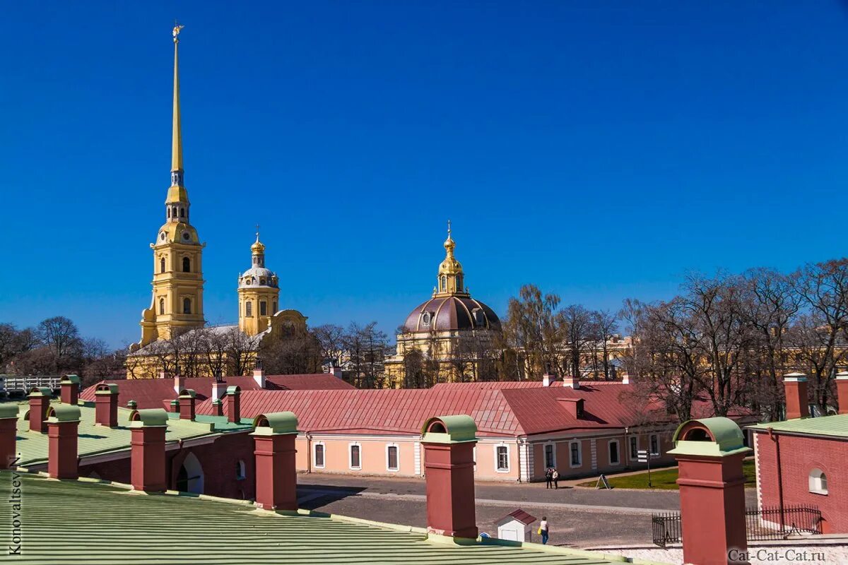 Выставки в петропавловской крепости в санкт петербурге. Петропавловская крепость в санкт-петербурге. соборная площадь петропавловской крепости. петербург петропавловская крепость.