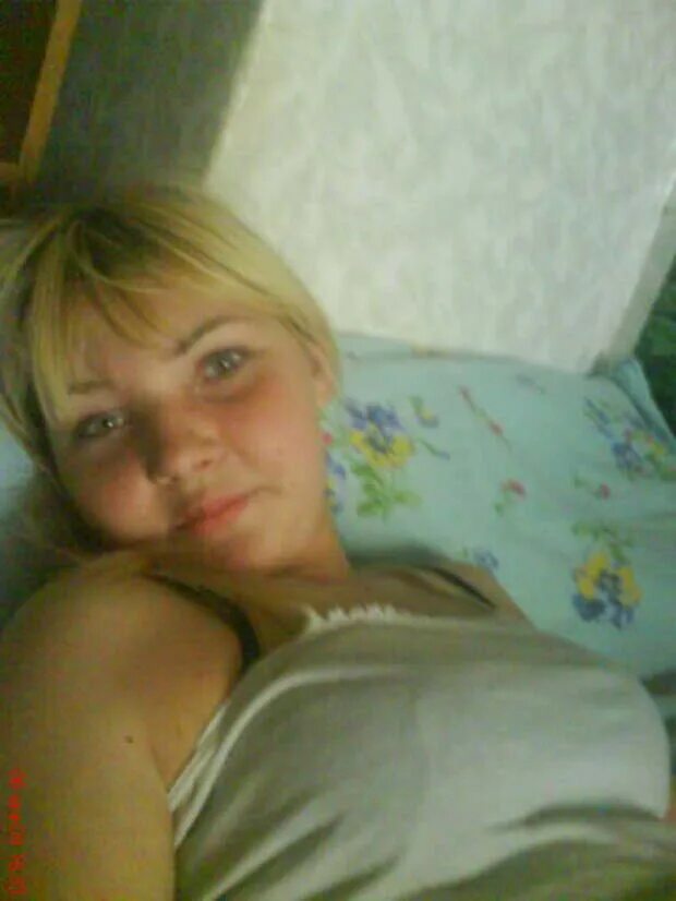 Девочки канаш. В канаше парень и девушка. В канаше парень и девушка. Девушки канаш чувашия. Парень обнимает девушку.