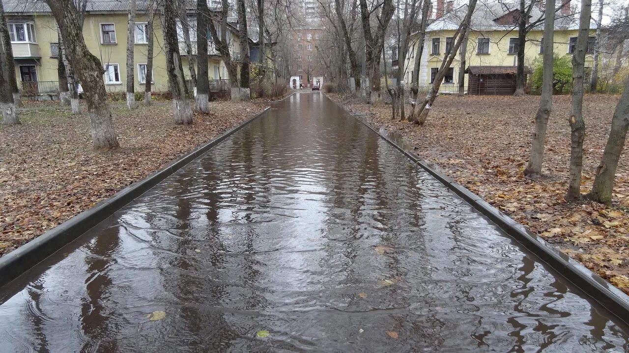 В Королеве затопило улицы. Затопление Королева. Ливень в Королеве вчера. Наводнение. Олг буда