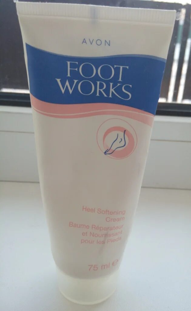 Avon works. Крем для ног эйвон foot works. Foot works 150 мл крем для ног эйвон. Avon крем для ног foot смягчающий. Footwork крем для ног.