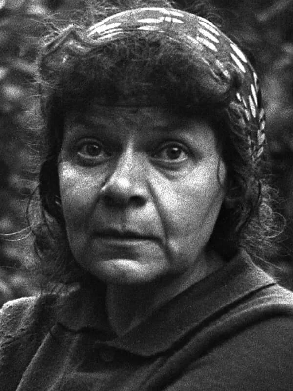 Новелла Матвеева. Нове́лла Никола́евна Матве́ева. Новелла Николаевна Матвеева (1934–2016). Матвеева поэтесса.
