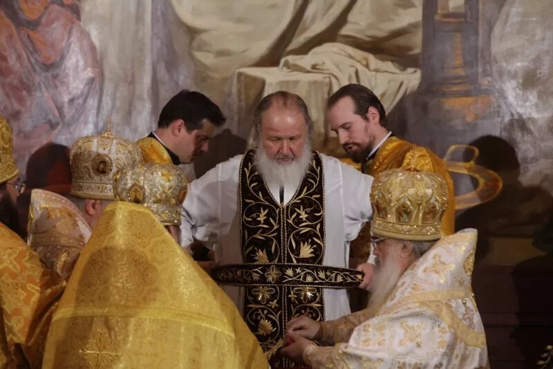 патриарх кирилл интронизация. патриарх кирилл интронизация 2009. интронизация патриарха кирилла 2009. интронизация святейшего патриарха московского и всея руси кирилла 2009. патриарх кирилл интронизация 2009.