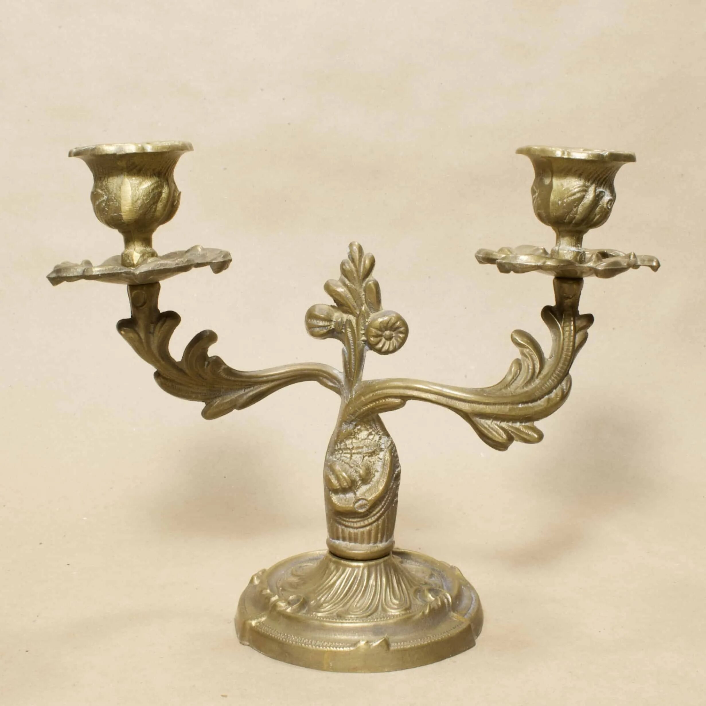 Зуев. Канделябры бронза в интерьере. Подсвечник канделябр. Подсвечник бронза европа антикварный. Канделябр 2.