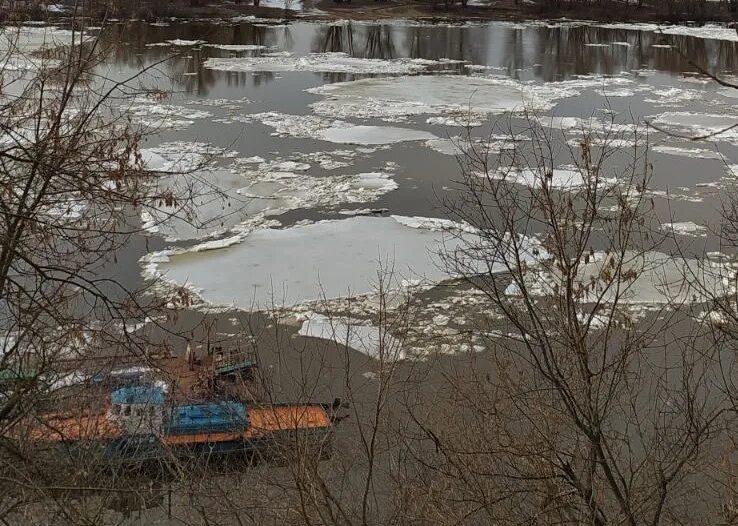 Гидропост горбатов на оке сегодня уровень воды. Разлив реки Оки 2022. Павлово ледоход. Ледоход в Оренбурге 2022. Ледоход на Оке.
