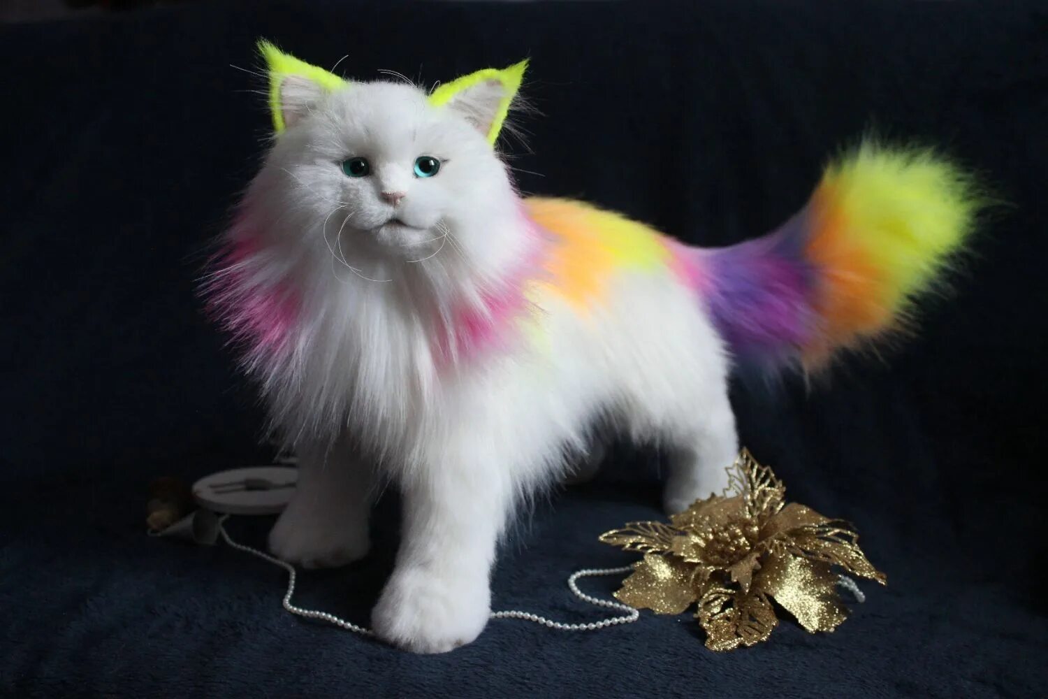 Радужные кошки игрушки. Радужная кошка. Радужный котенок игрушка. Разноцветная кошка. Радужная кошка игрушка мягкая.