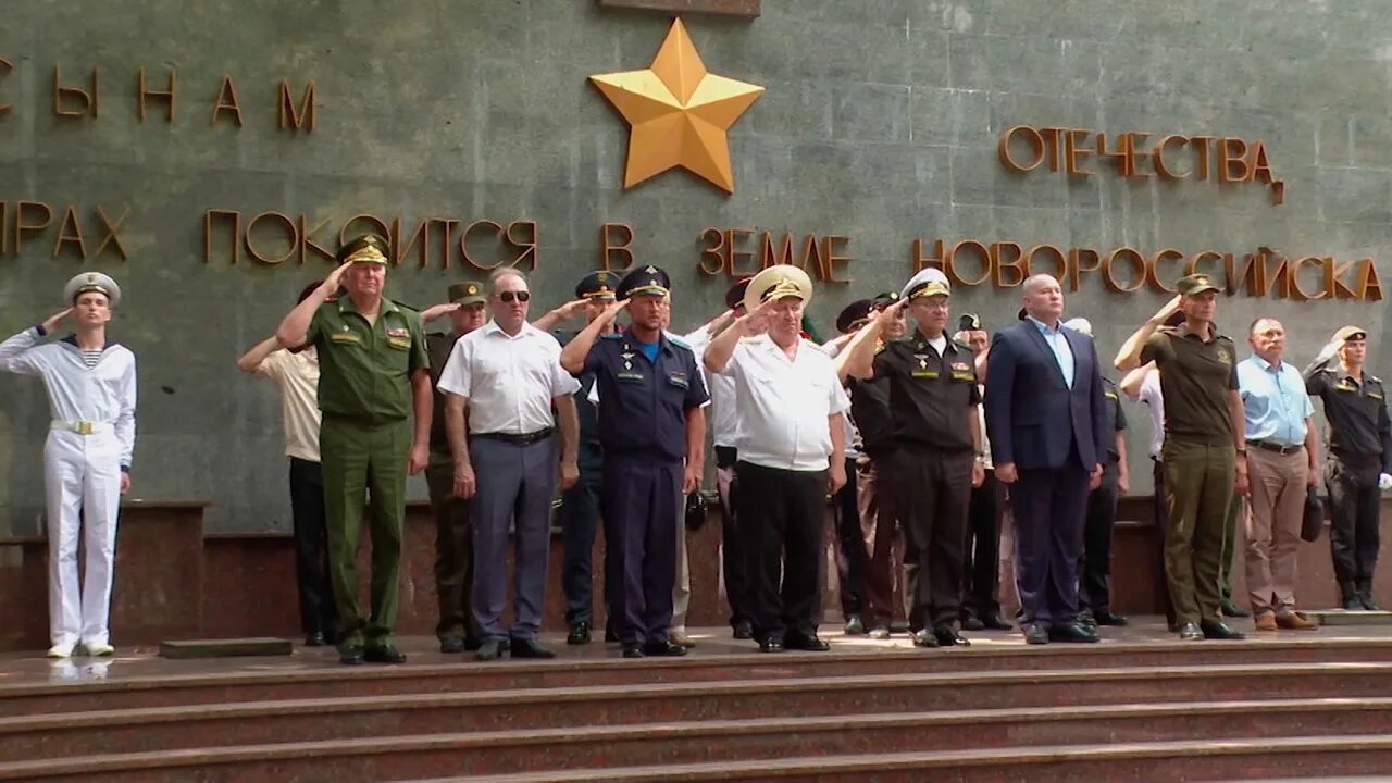 всероссийская историко - патриотическая акция «линейка памяти». линия памяти 2024. киселевск линейка памяти. вечный огонь киров. всероссийская акция линейка памяти 2024.