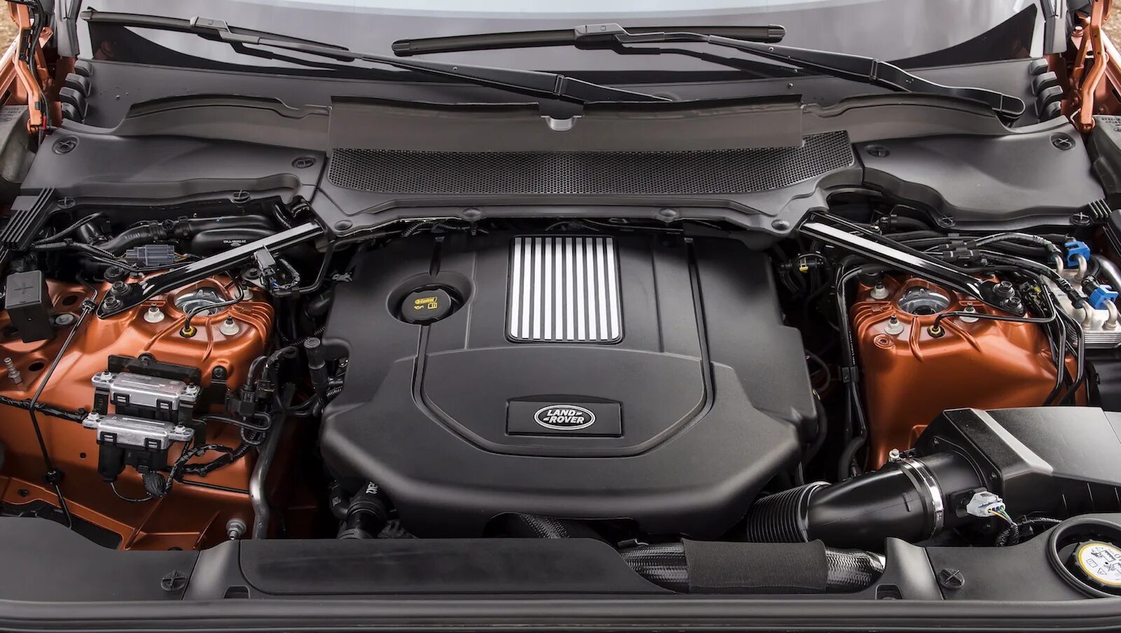 Моторное 2017. Discovery 5 land rover двигатели. land rover discovery v 2017 мотор. двигатель 3,5 ленд ровер дискавери. ленд ровер дискавери 4 двигатель.