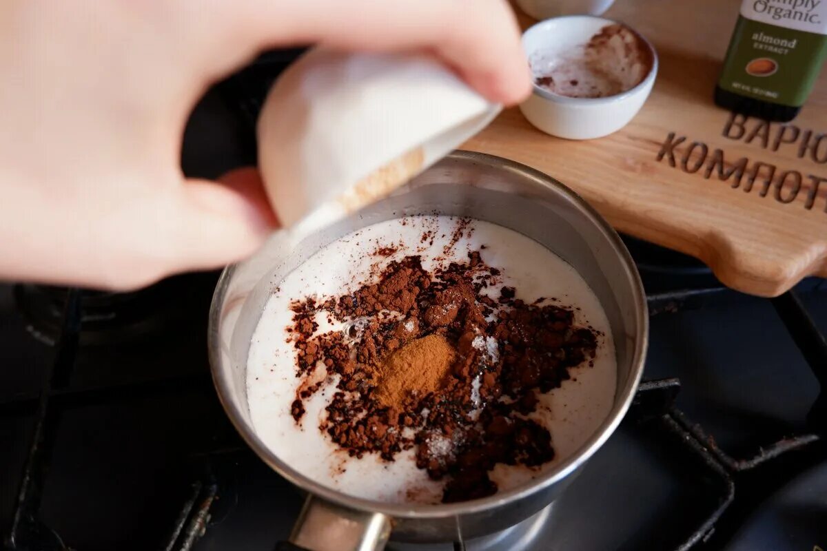 Какао полезно пить. Какао полезные свойства. Какао для снижения веса. Какао на ночь можно или нет. Почему полезно пить какао.