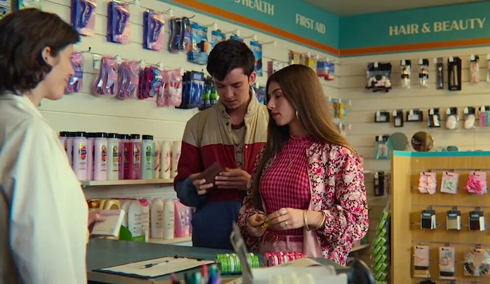 Половое воспитание 2019. Глен пауэлл половое воспитание. Половое воспитание куб в кубе. Половое воспитание куб в кубе. Половое воспитание мейв и джексон.