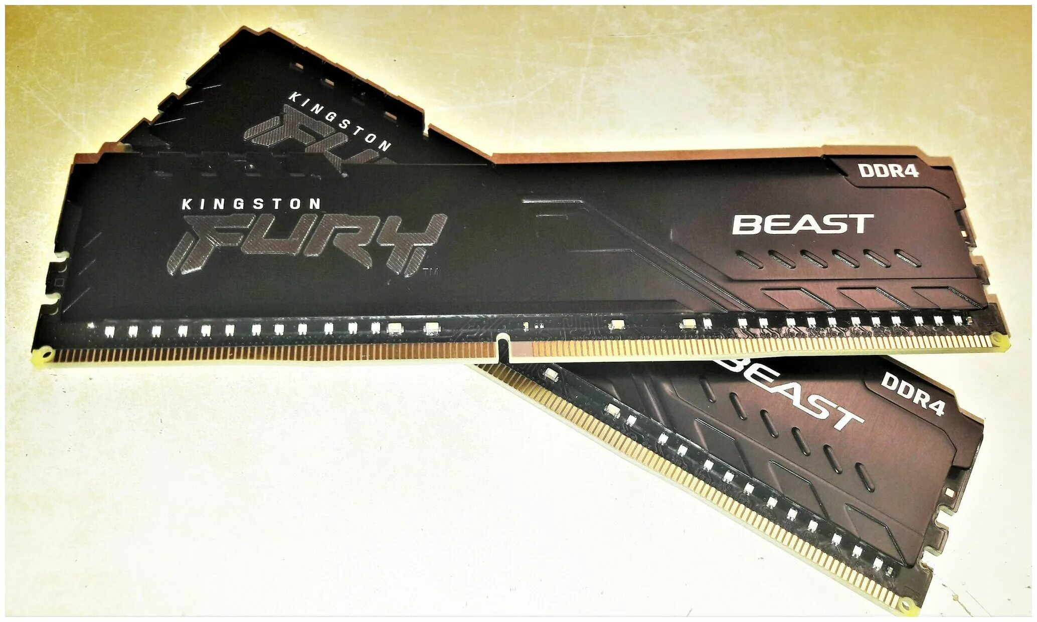 Оперативной памяти kingston fury beast 32gb. Kingston Fury Beast ddr4. Kingston Fury Beast Black ddr4. Kingston Fury Beast ddr4 2x16gb. Оперативная память Kingston Fury Beast Black 16gb ddr4 3733mhz (kf437c19bb1/16).