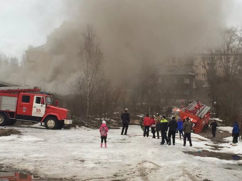 Прогноз погоды питкяранта. Мчс питкяранта. пожар в питкяранте вчера. пожарная машина провалилась в яму. пожарная часть питкяранта.