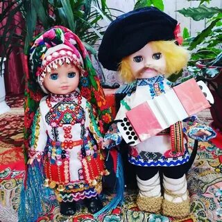 Мордовская кукла в национальном костюме