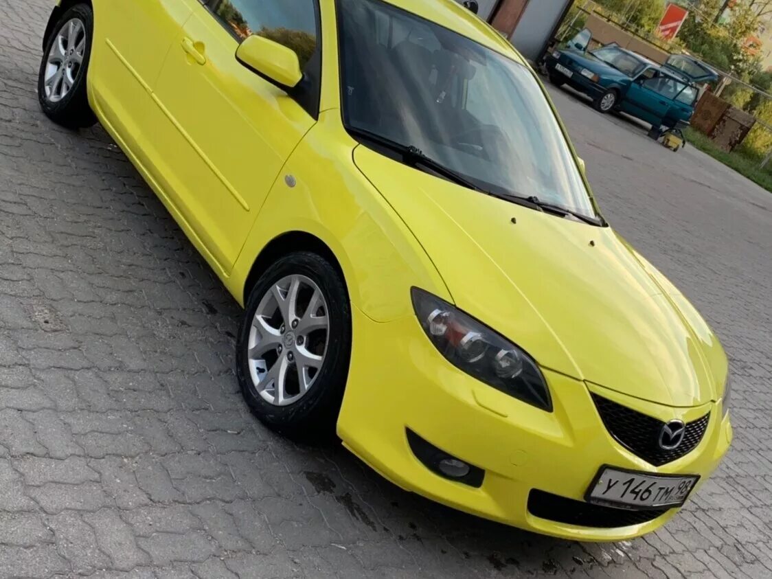 Mazda желтая. Мазда 3 2004 седан желтый. Мазда 3 желтая седан. Мазда 3 2004. Мазда 3 седан 2004.