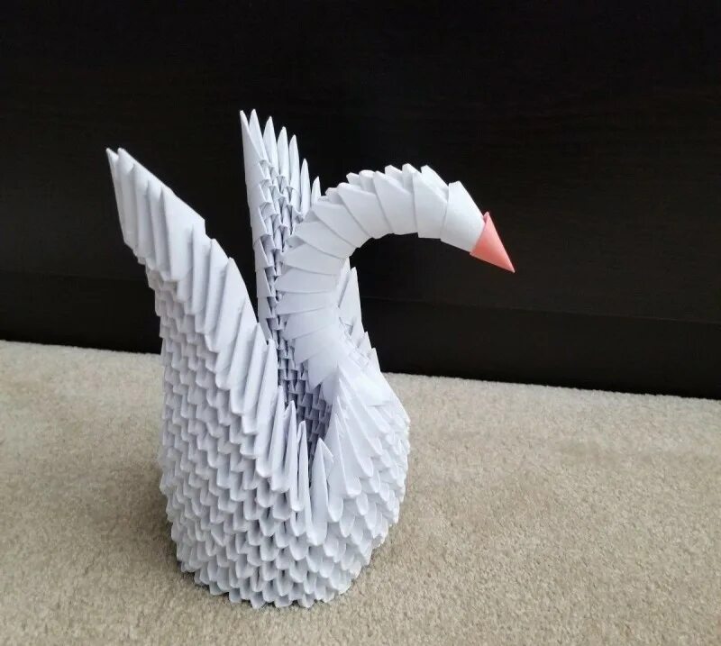 Бумажный лебедь. Лебедь шипун оригами. Оригами модули лебедь. Модулнык ориоами Лебель. Оригами лебедь из бумаги.
