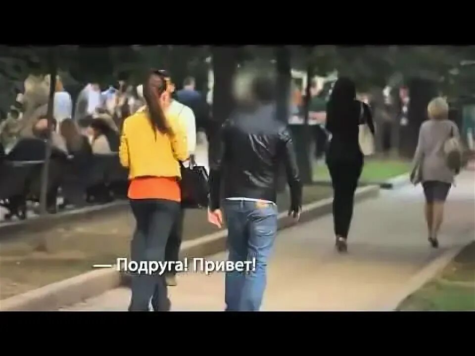 Трогает девушек на улице. Кавказцы пристают на улице. кавказцы пристают к русским девушкам. облапал девушку на улице. кавказцы пристают в парке.