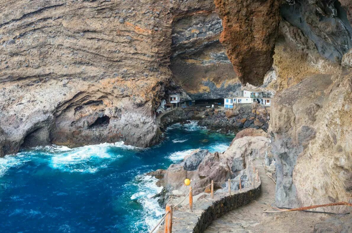 Pirates cave. Pirates cave. Пещера пиратов. Pirates cave. Пещера пиратов для детей.