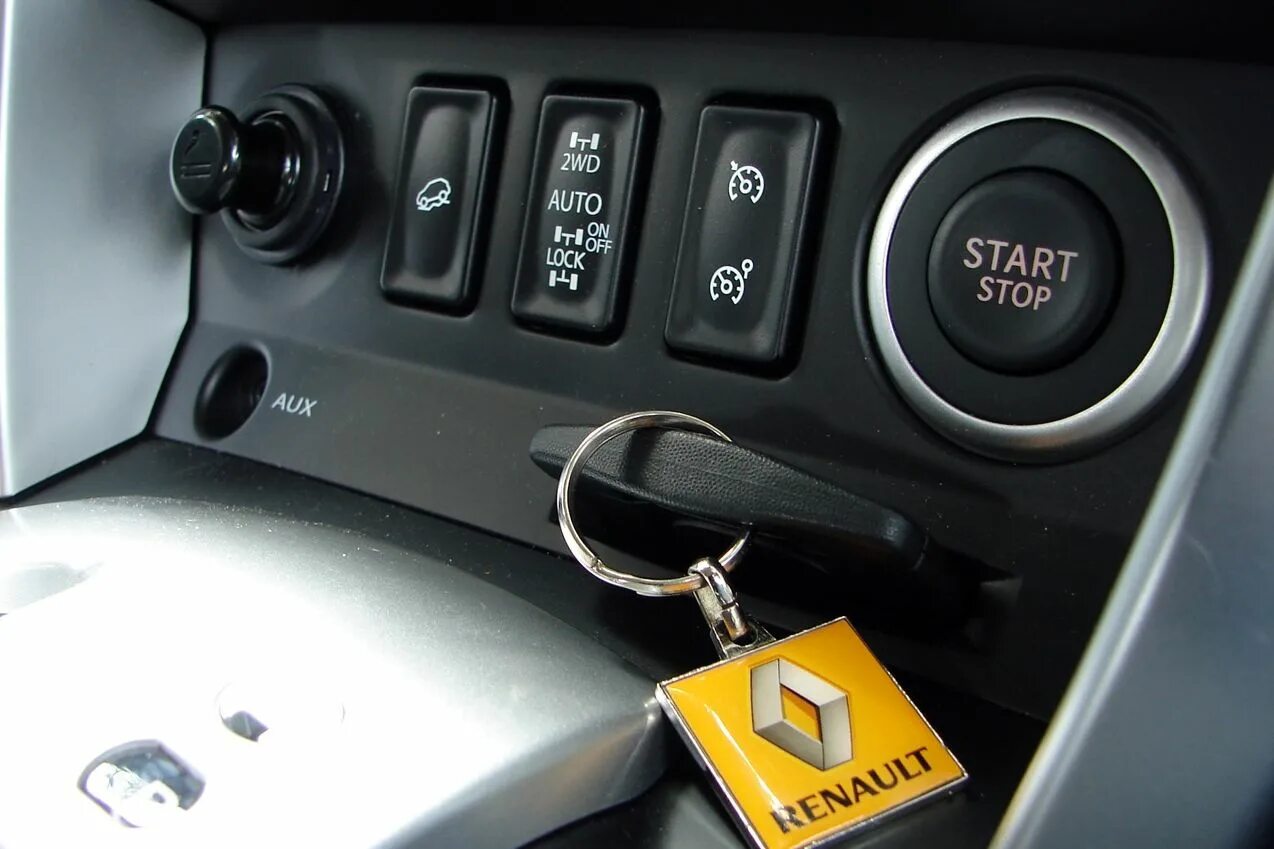 Кнопка старта рено. Renault koleos ключи. ключ рено аркана. ключ рено каптур. кнопка старт стоп рено koleos.