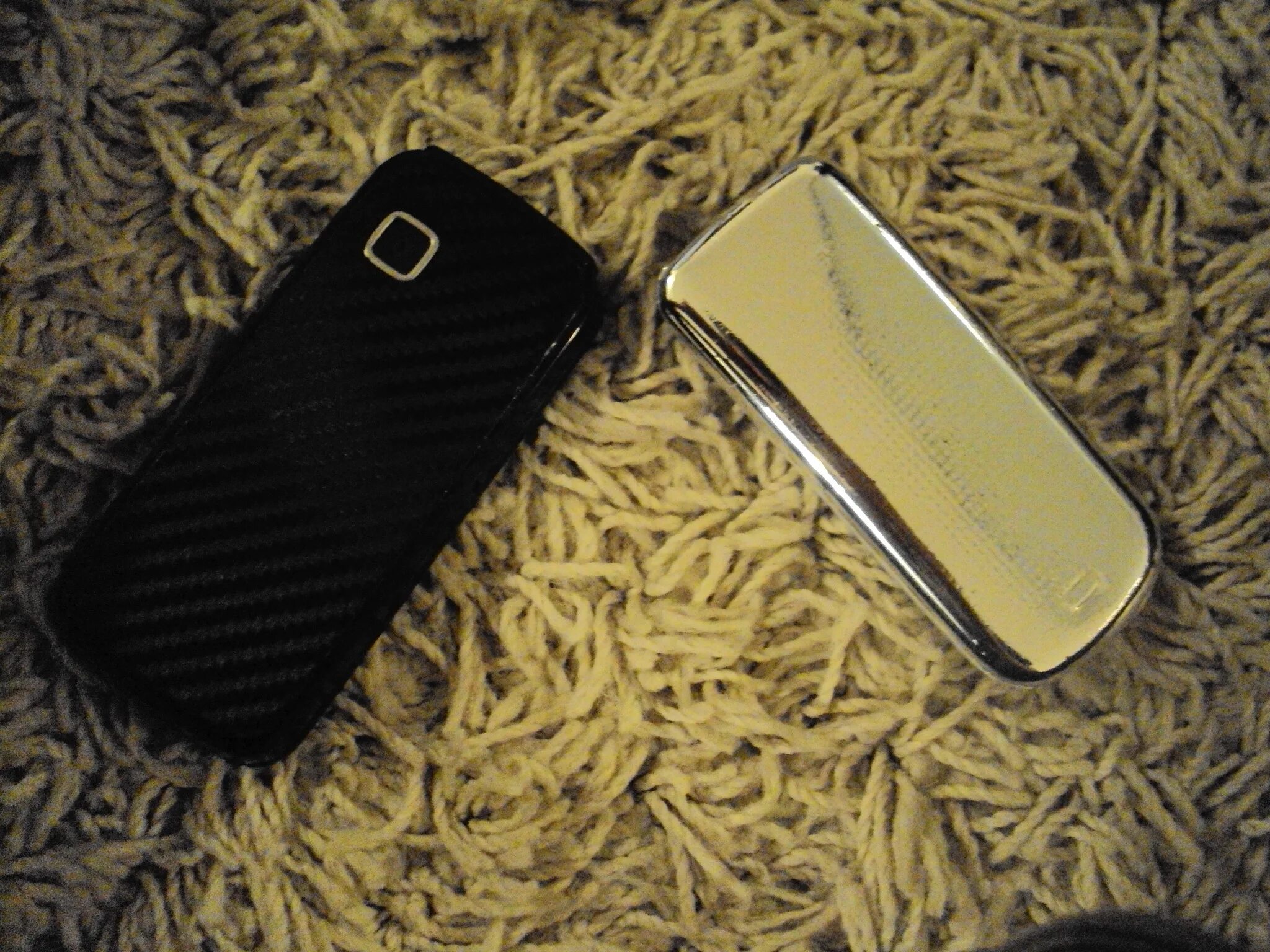 Мягкая обивка. Пленка карбон 12 mini 360. Перетяжка телефона. Mercedes brabus салон. Пошив салона автомобиля.