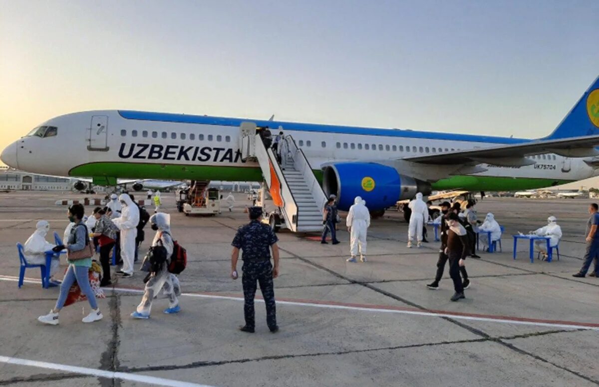 Сочи наманган прямой. Uzbekistan Airways Самарканд. Чартерные рейсы Узбекистан Аирвейс. Ташкент аэропорт самолет Узбекистан. Аэропорт Ургенч 2021.