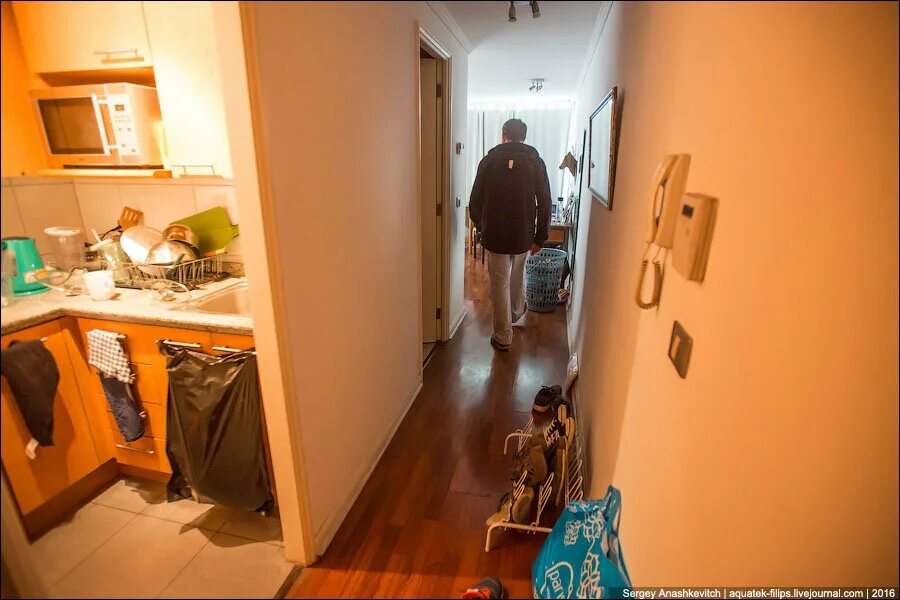 Жить в квартире номер 13. Квартиры обычных людей. Квартиры обычных людей в израили. Парни реально живут в таких квартирах. Как выглядят квартиры у обычных людей.