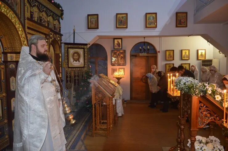 Православный храм. Знамение ханты мансийск. Храм покрова пресвятой богородицы (ханты-мансийск). Знаменская церковь (ханты-мансийск). Православный храм.