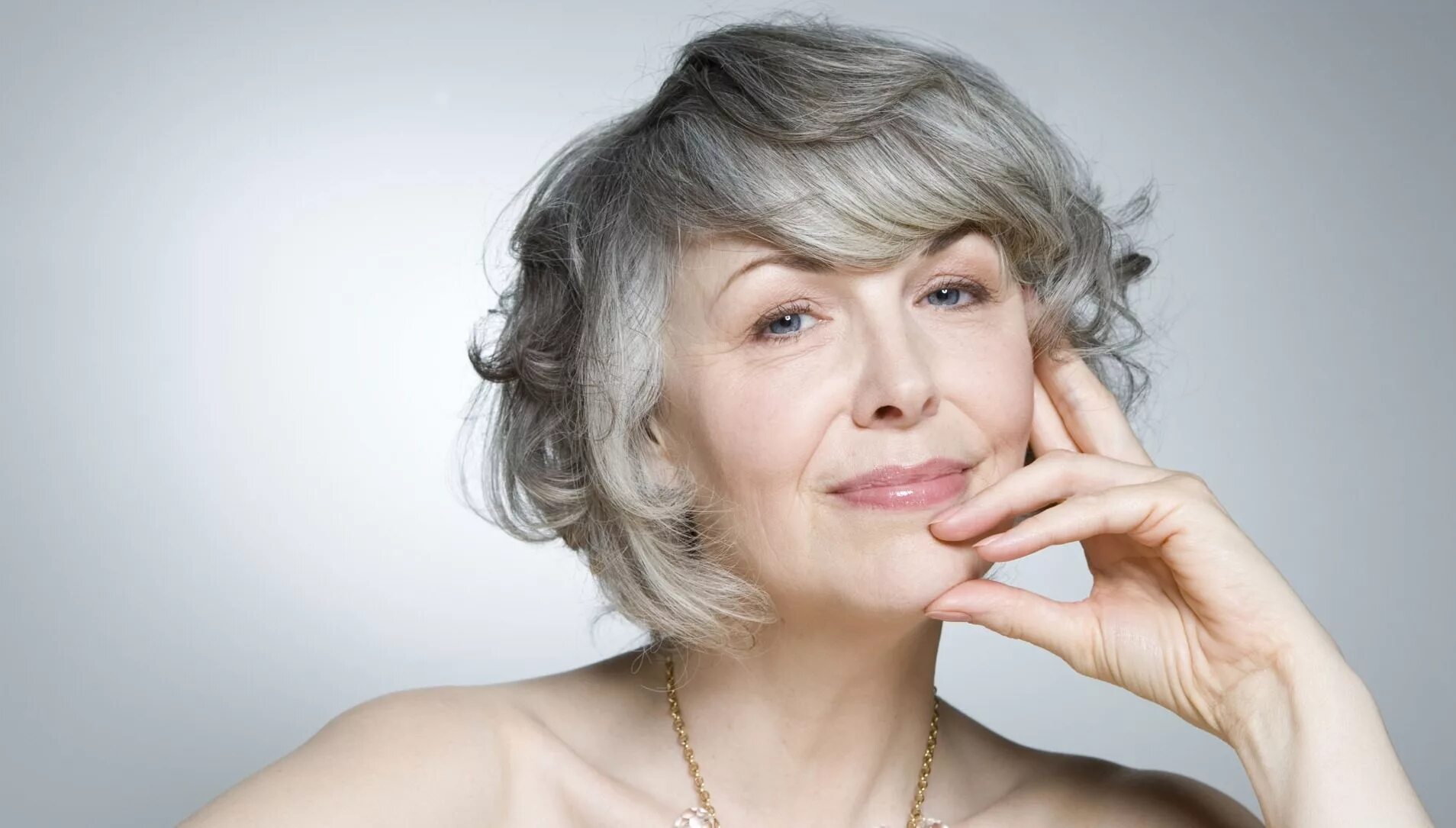 Красивые женщины за 40. Женщина среднего возраста. Модель 60+ барбара. Красивая пожилая женщина. Женщина старшего возраста.