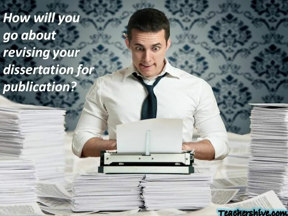 Студент думает. Человек с блокнотом. Он пишет только на работе. Стресс на учебе. Девушка сидит за столом и пишет.