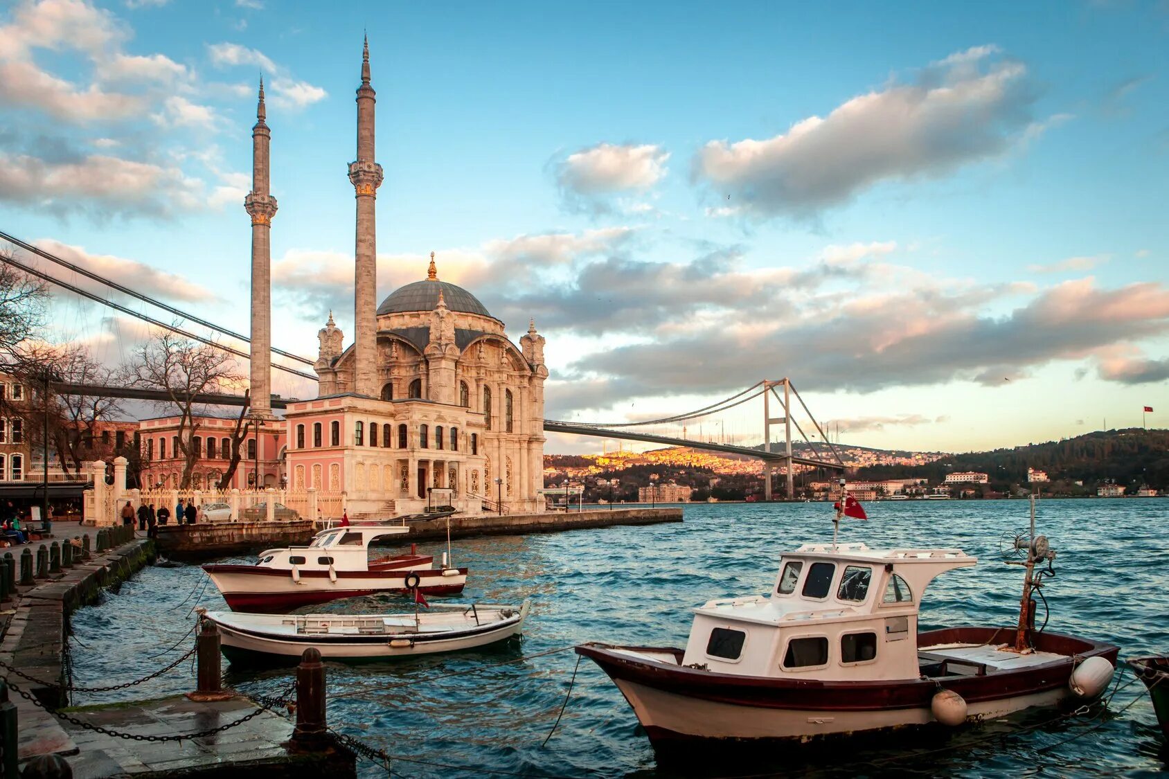 Turkey pro. Ортакей мечеть Стамбул. Стамбул Босфор Ортакей. Набережная Ортакей Стамбул. Стамбул Босфор мечеть.