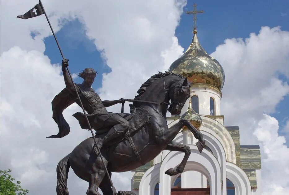 6 мая церковный. Молитва великомученику Георгию Победоносцу на победу от врагов. В чём молятсягеоргию Победоносцу.