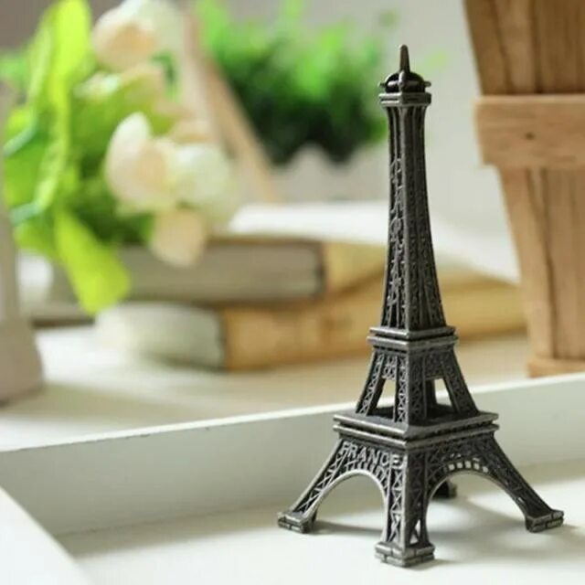 Эйфелева башня статуэтка. Эйфелева башня сувенир. Сувенирные эйфелевы башни. Башня фигурка. Башня фигурка.
