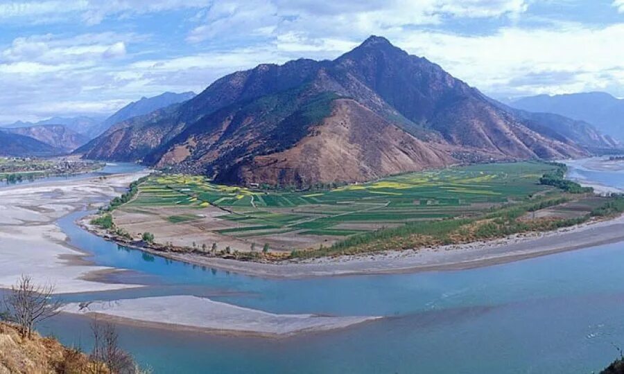 Реки евразии протяженностью свыше 2500. Евразия река Янцзы. Река Янцзы Китай. Озеро Янцзы. Древний Китай желтая река Янцзы.