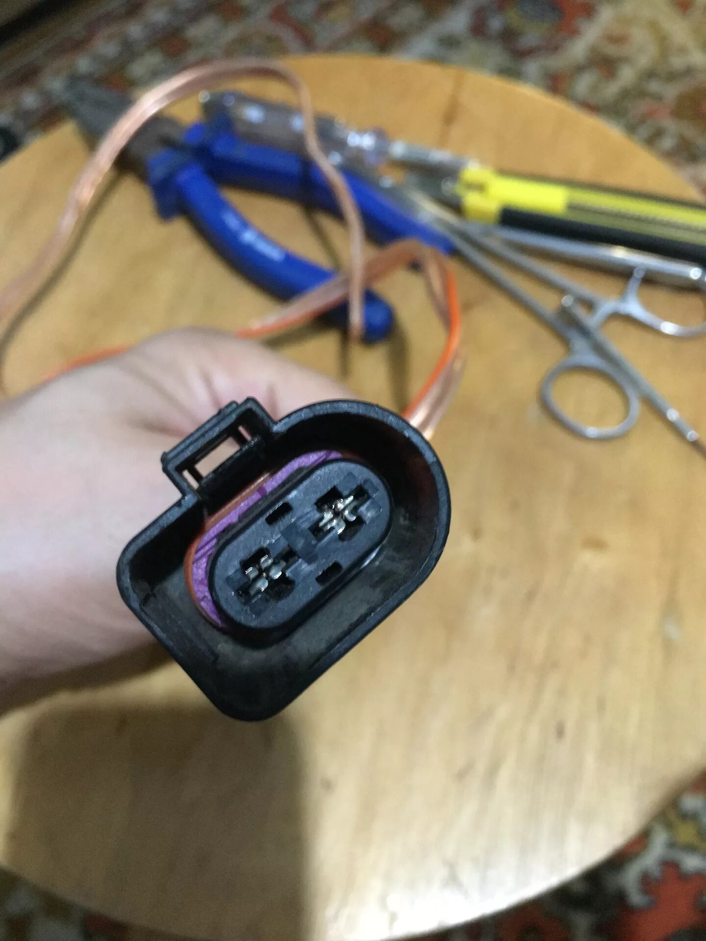 а6 с5 фишки. а6 с5 фишки. разъем магнитолы ауди а6 с5. блок круиз контроля ауди а6 с5. диагностический разъем ауди а4 б5.