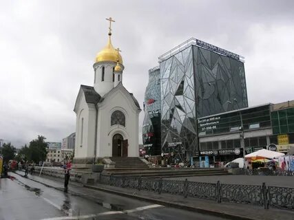 Часовня на площади