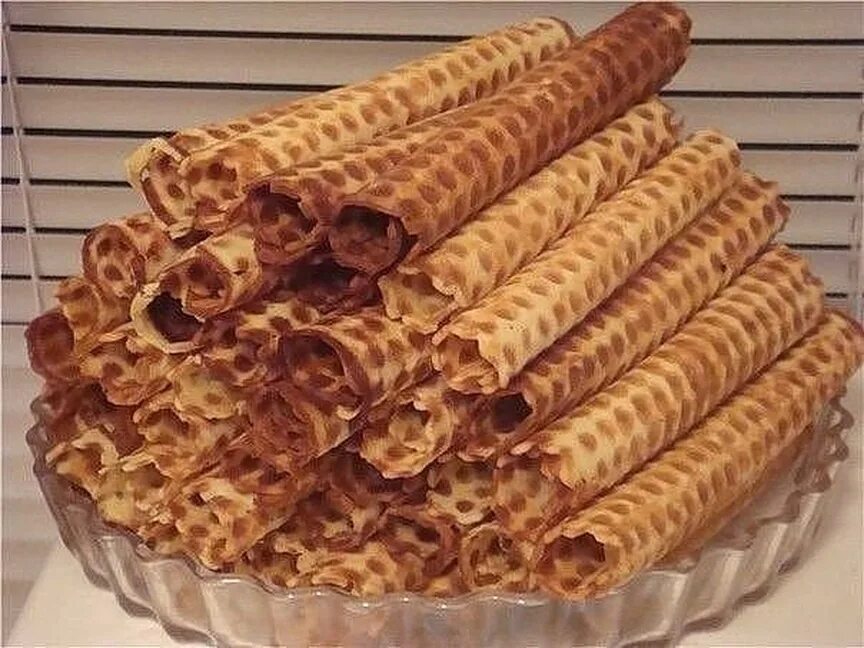 выпечка в электровафельнице. вафельные трубочки домашние. советские вафли. вафельные трубочки классический рецепт советские. вафельные трубочки классический рецепт советские.