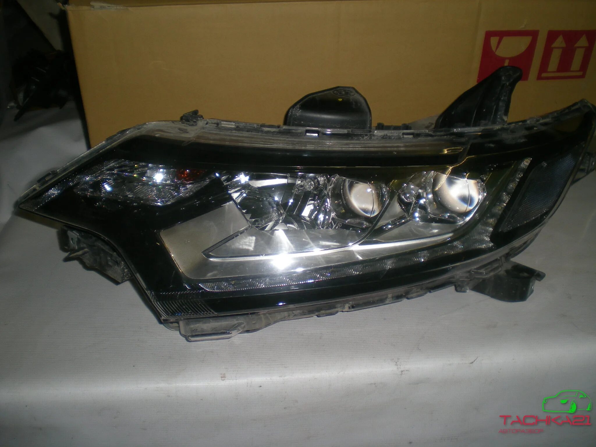 фара mitsubishi outlander 3.