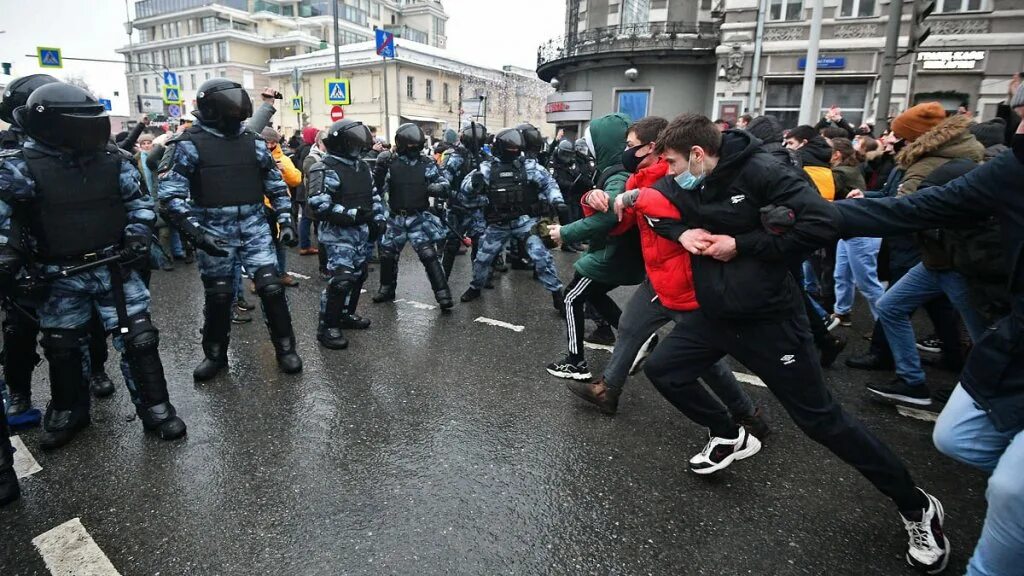 Под еще свежими впечатлениями от московских волнений
