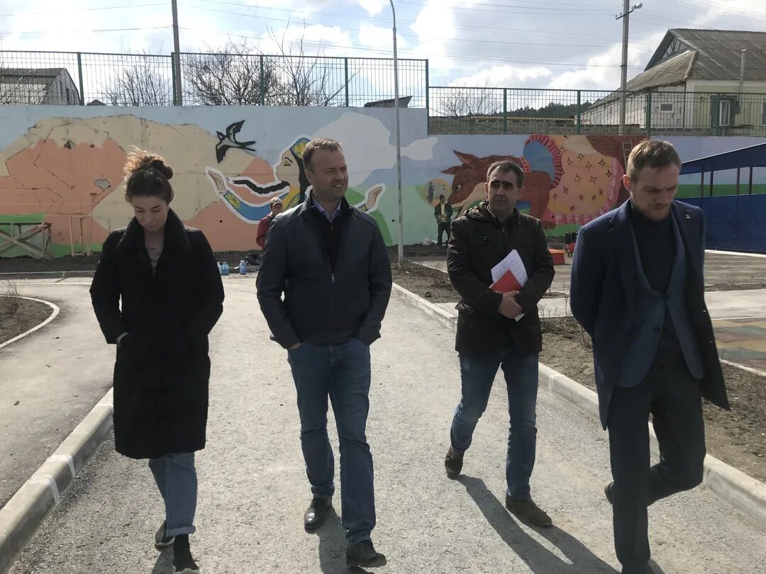 Пгт молодежное симферопольский район. Симферополь улица молодежная. Храм рождества христова пгт молодежное. Храм рождества христова пгт молодежное. Храм молодежное симферополь район.