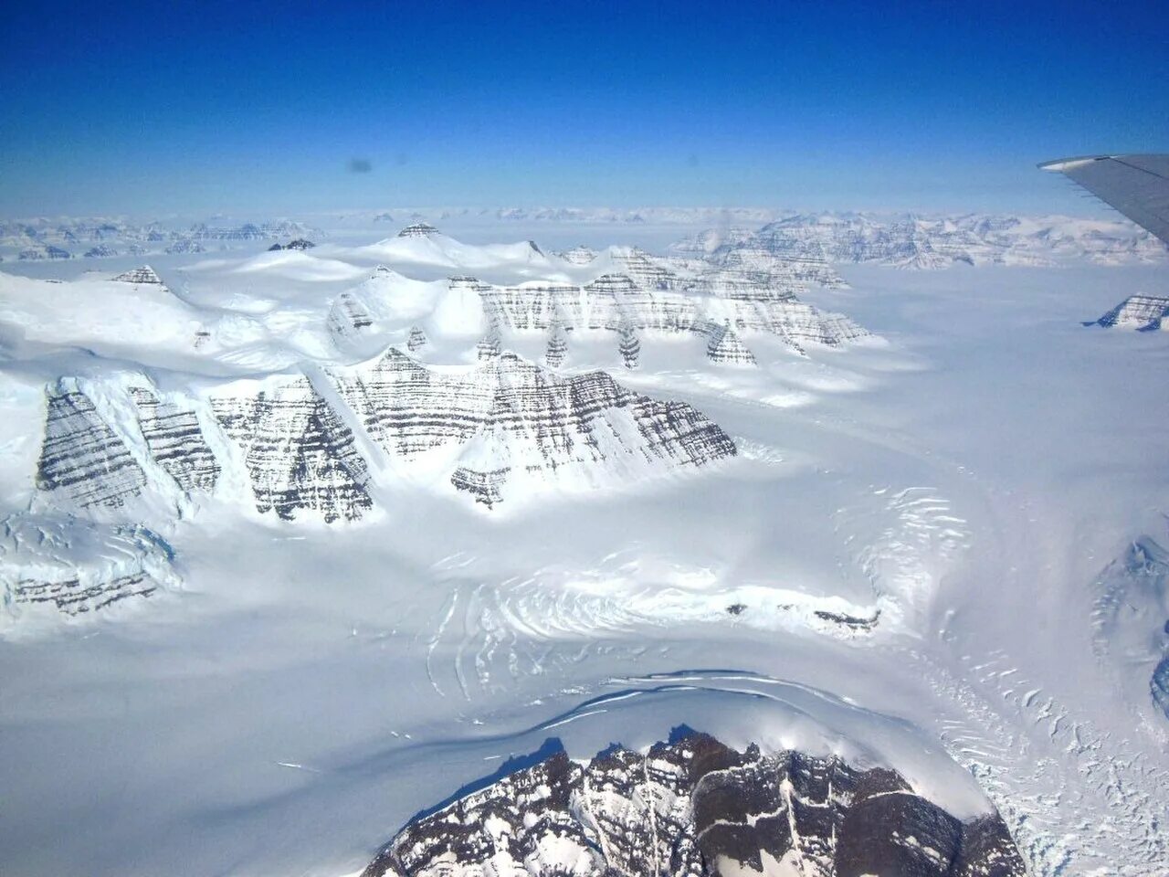 Ледниковые плато. Горы Гренландии. Ледяной массив. Континентальные ледники. Ледовый век